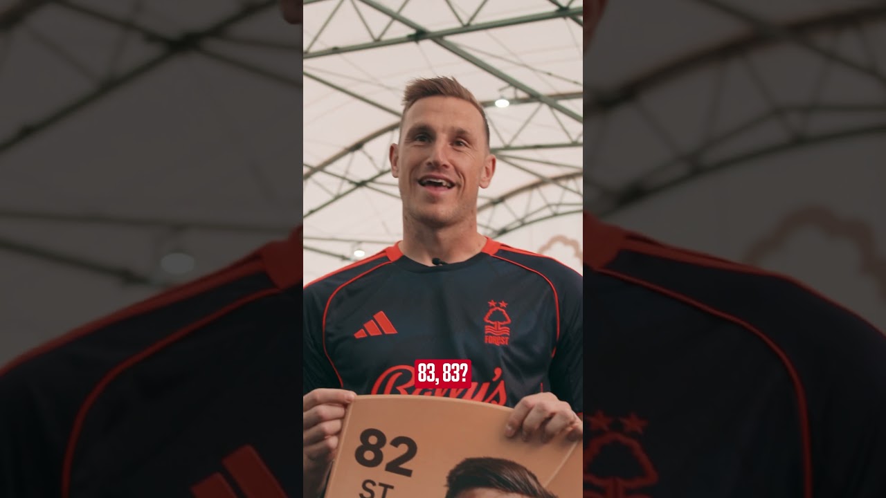 Chris Wood reacts to his FC26 rating! 😅🎮