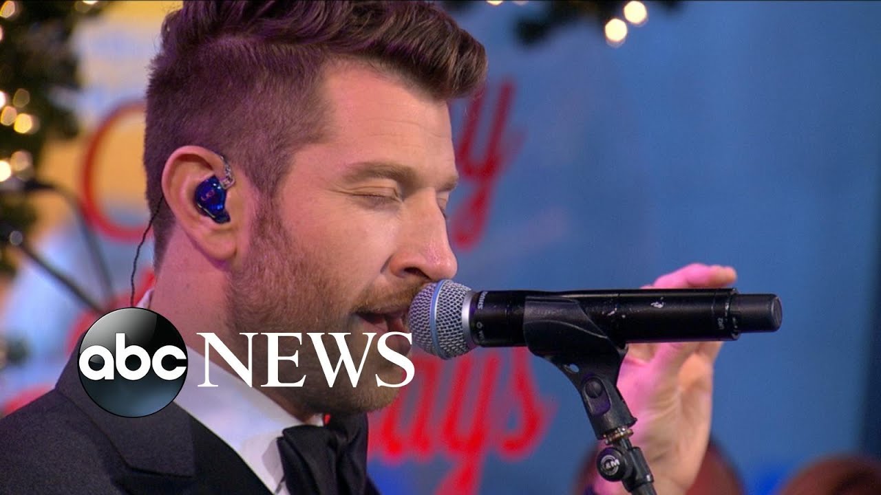 Brett Eldredge Performs 'Have Yourself a Merry Little Christmas' Live on 'GMA'