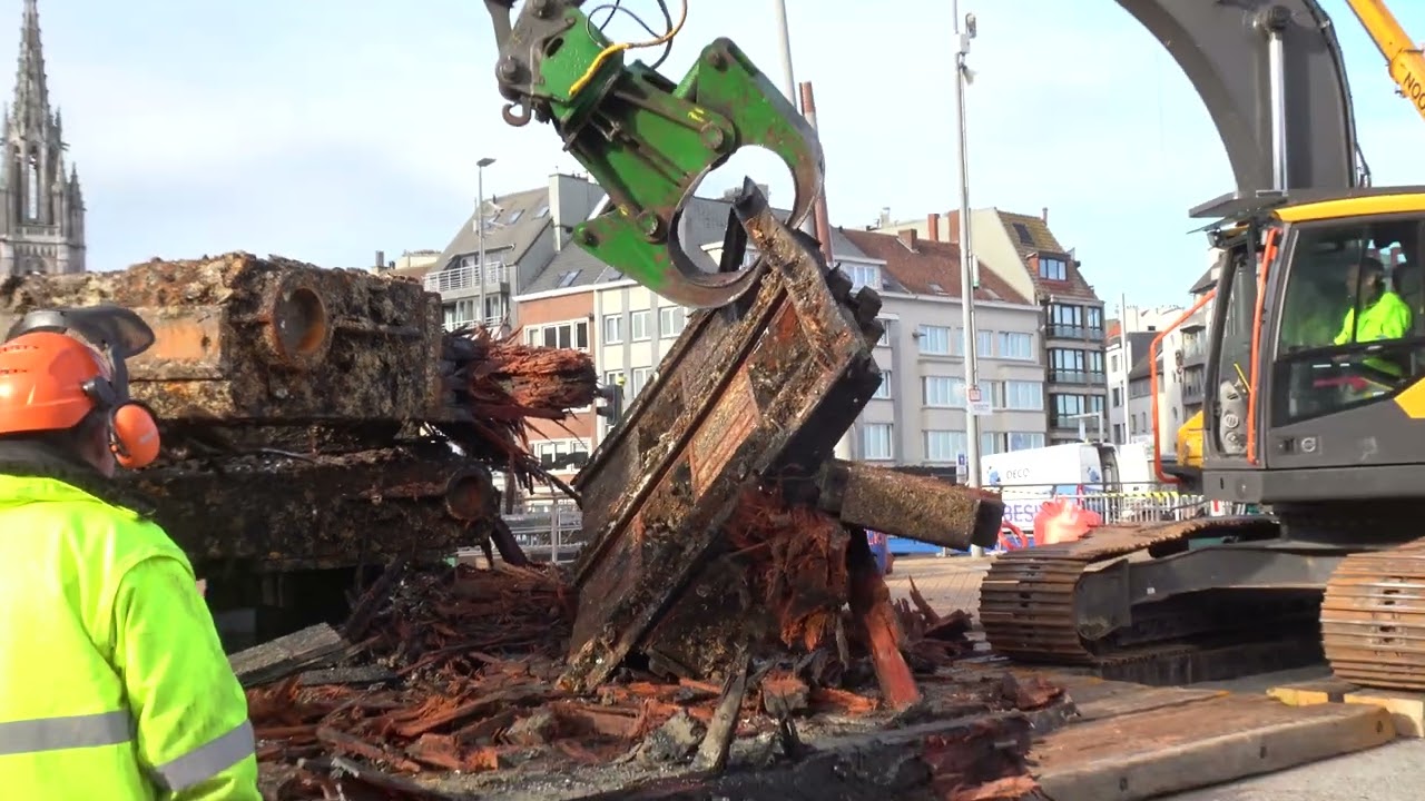 Recyclage van sluisdeur 50 ton heavy stuff