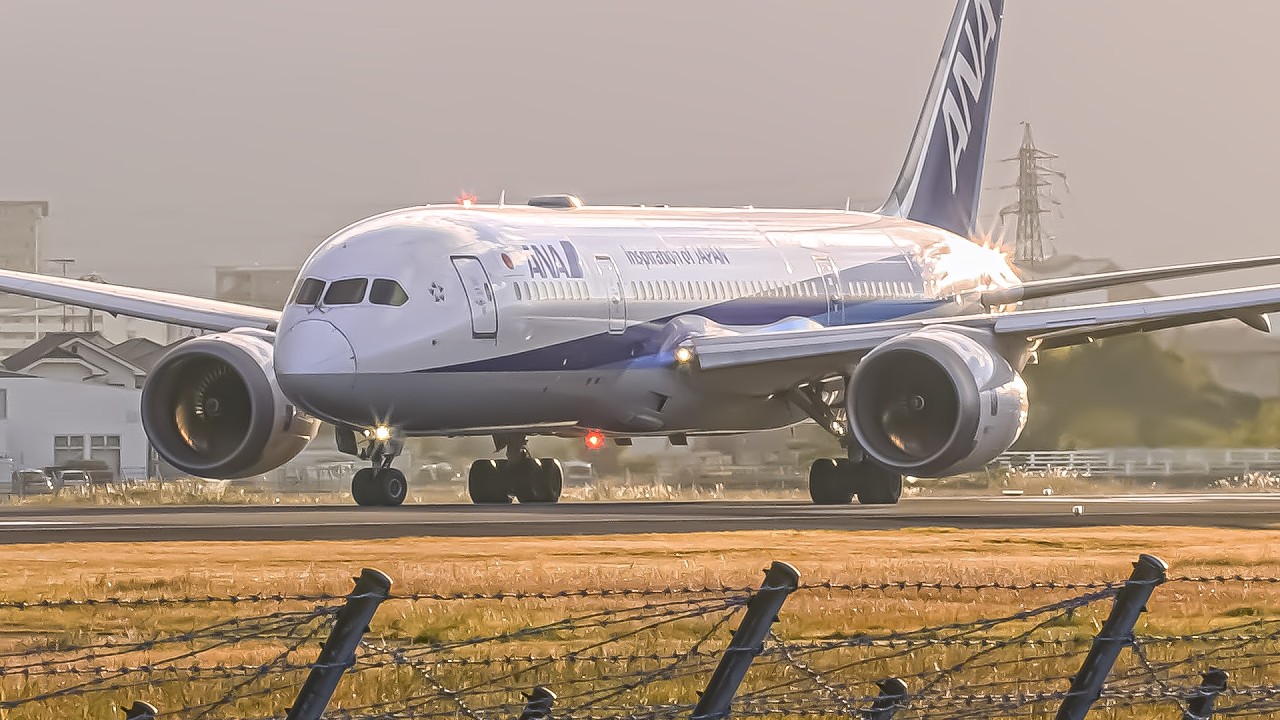 30 MINS OF PLANE SPOTTING AT MATSUYAMA AIRPORT [MYJ/RJOM]