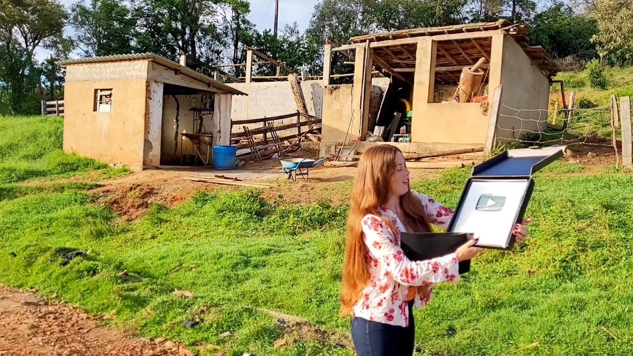 Dia no Sítio/ Trocando o telhado do rancho/ Placa de Prata/Tirando leite sem Telhado pela última vez
