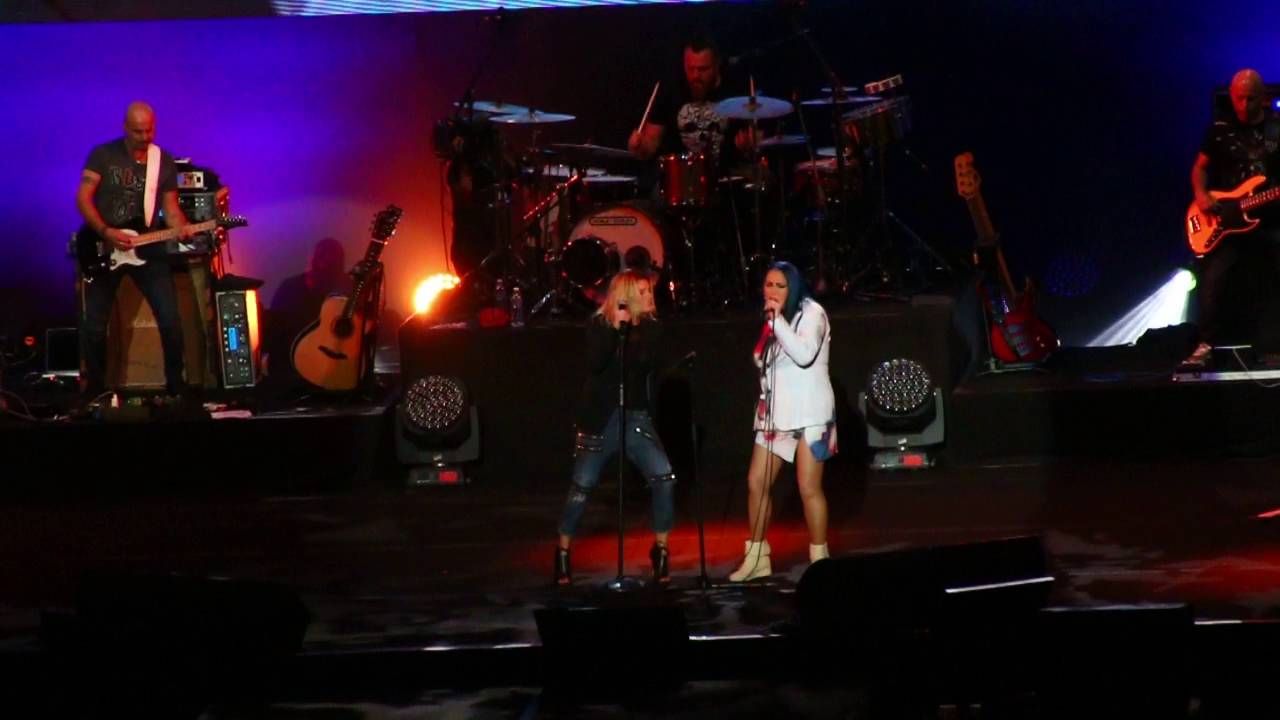 Non sono una signora - Emma Marrone e Loredana Bertè  @ Amiche in Arena