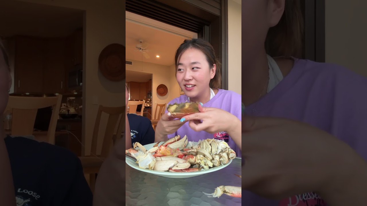 Watch me eat a MASSIVE crab #dungenesscrab #seafood #jinyandfood #crab