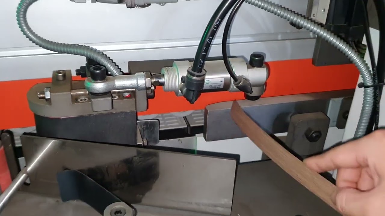 Hướng dẫn cơ bản về cấp chỉ nẹp và lỗi khi cấp chỉ nẹp máy dán