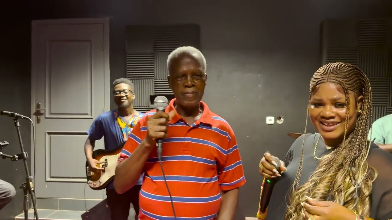 Обаапа Кристи пригласила своего отца в студию — и этот момент был бесценен.