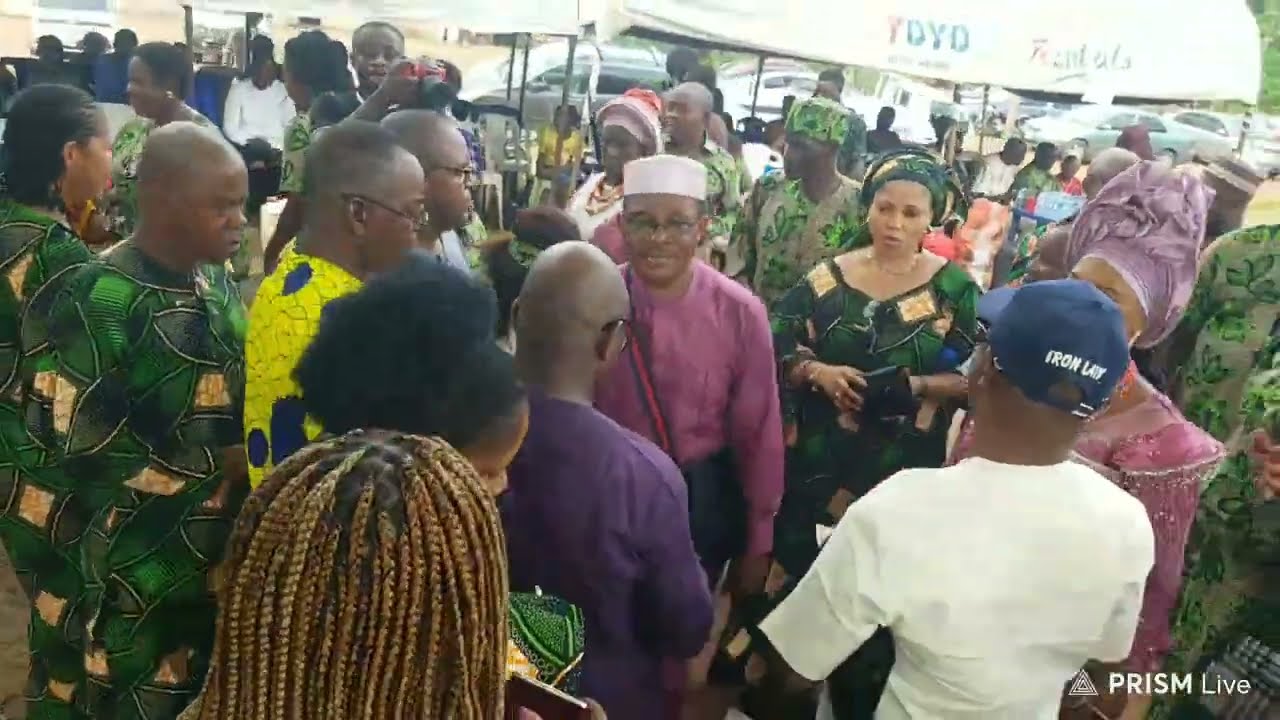 THE BURIAL CEREMONY OF LATE MR LINUS ONYEMIHIAN ORUBOR In Omolua Igbanke 2