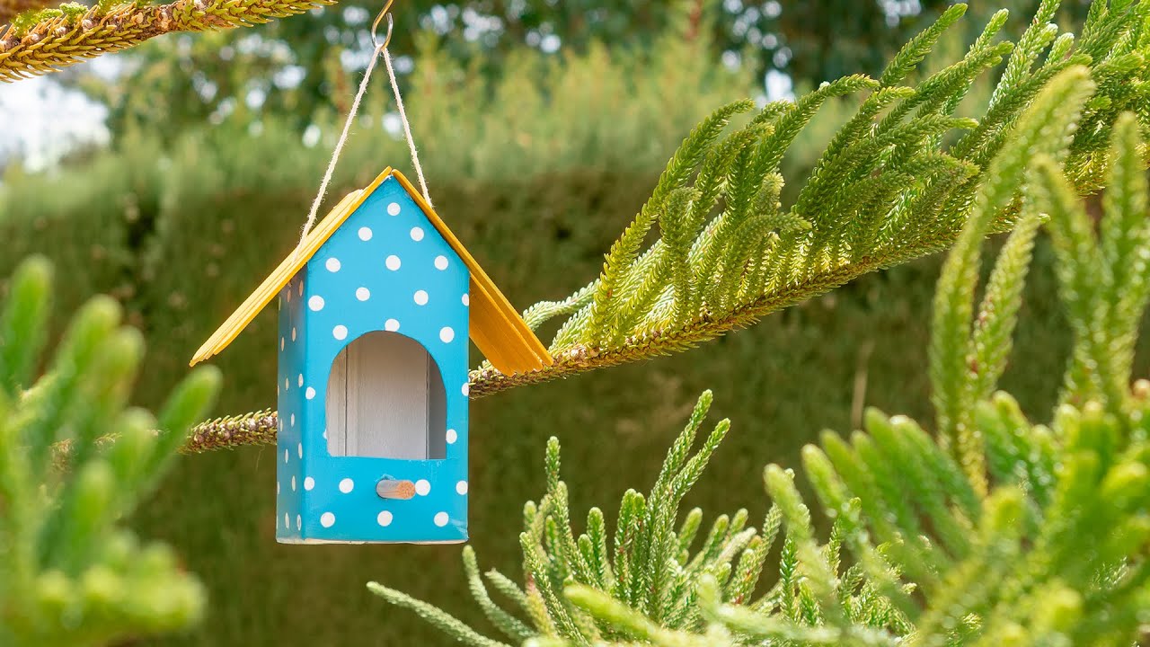 Comedero para p&aacute;jaros con tetrabricks