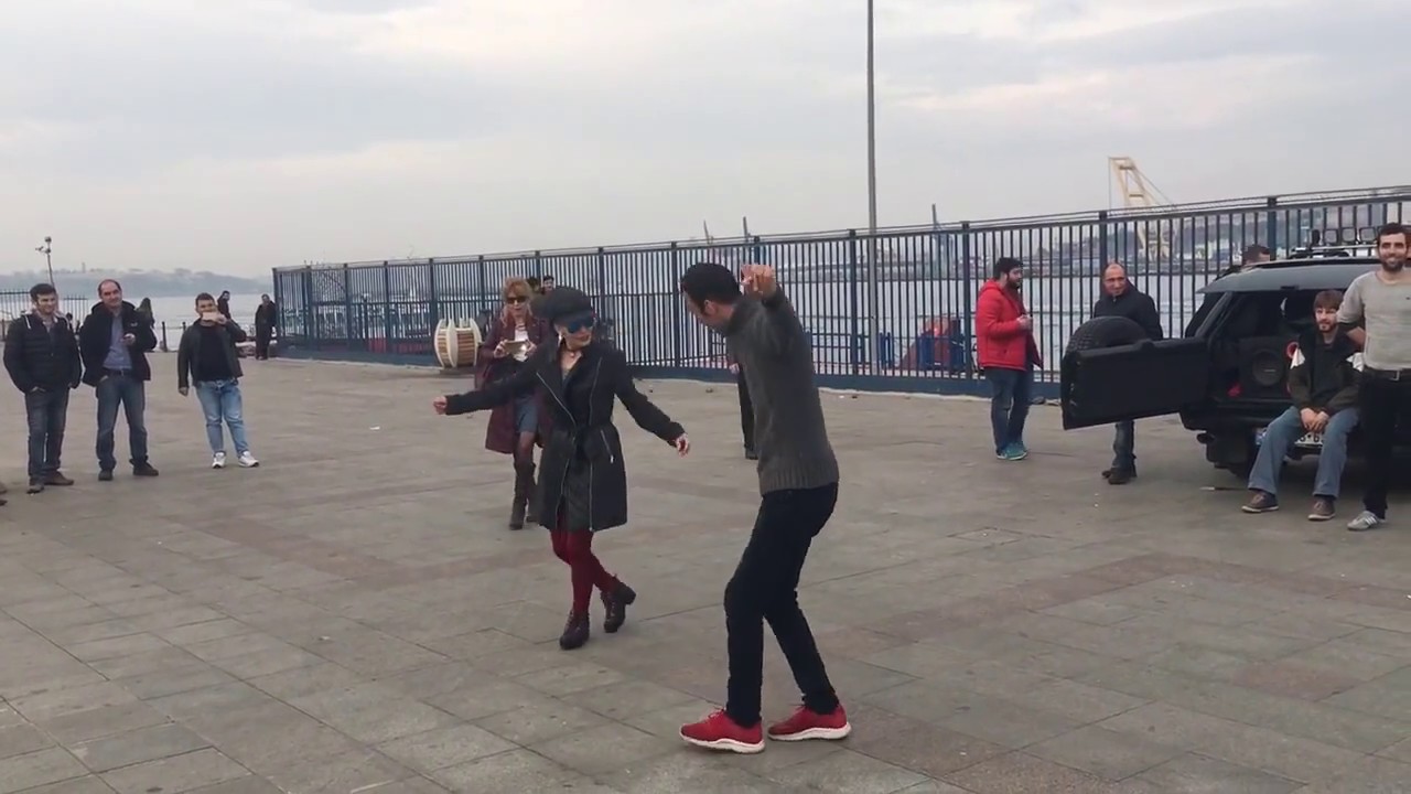 Kadıköy sahil oyun havası böyle oynanır.