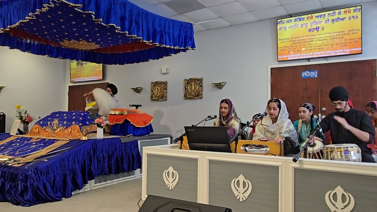 Amazing Tabla by Manchet - Equally amazing Kirtan by Guneet Bhenji's students - Jasmeh & Nehmat Kaur