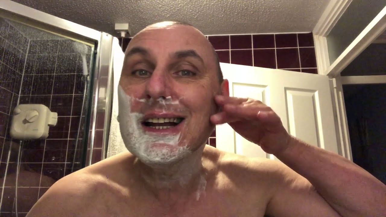 Unboxing Harry’s Razors Trial set.
