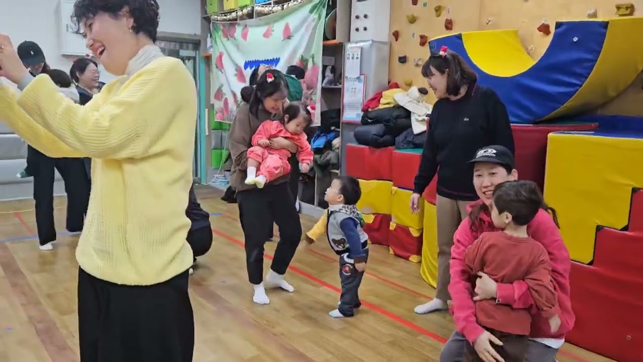 #산타할아버지 영유아 레크리에이션 #키프라스포츠클럽 #은평구유아놀이#마포구유아놀이#서대문구유아놀이