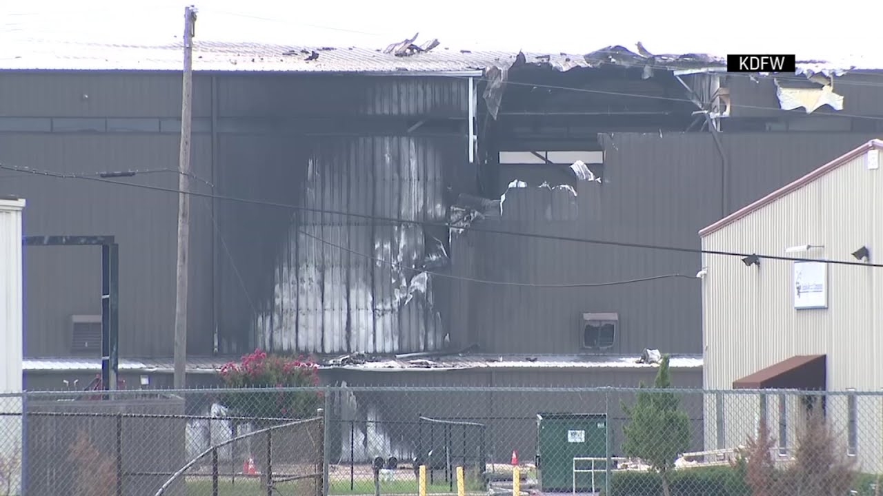 10 dead in Texas plane crash, officials confirm