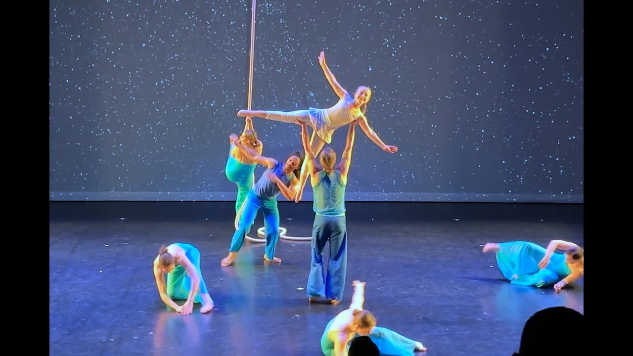 Sweet Pea's Cirque Scenes