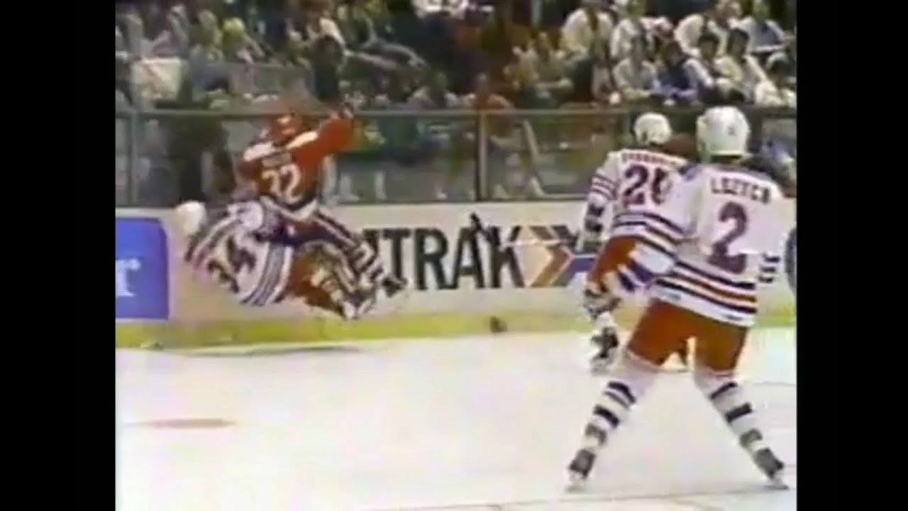 Hunter runs Vanbiesbrouck 3/16/88