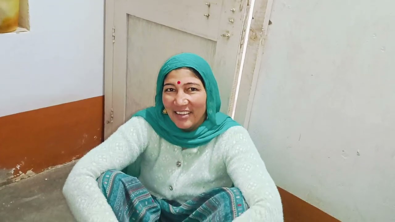 गांवो में बरसात आने के बाद घर की औरतों का दर्द #villagelife #comedy #funny #trending #viral #privet 