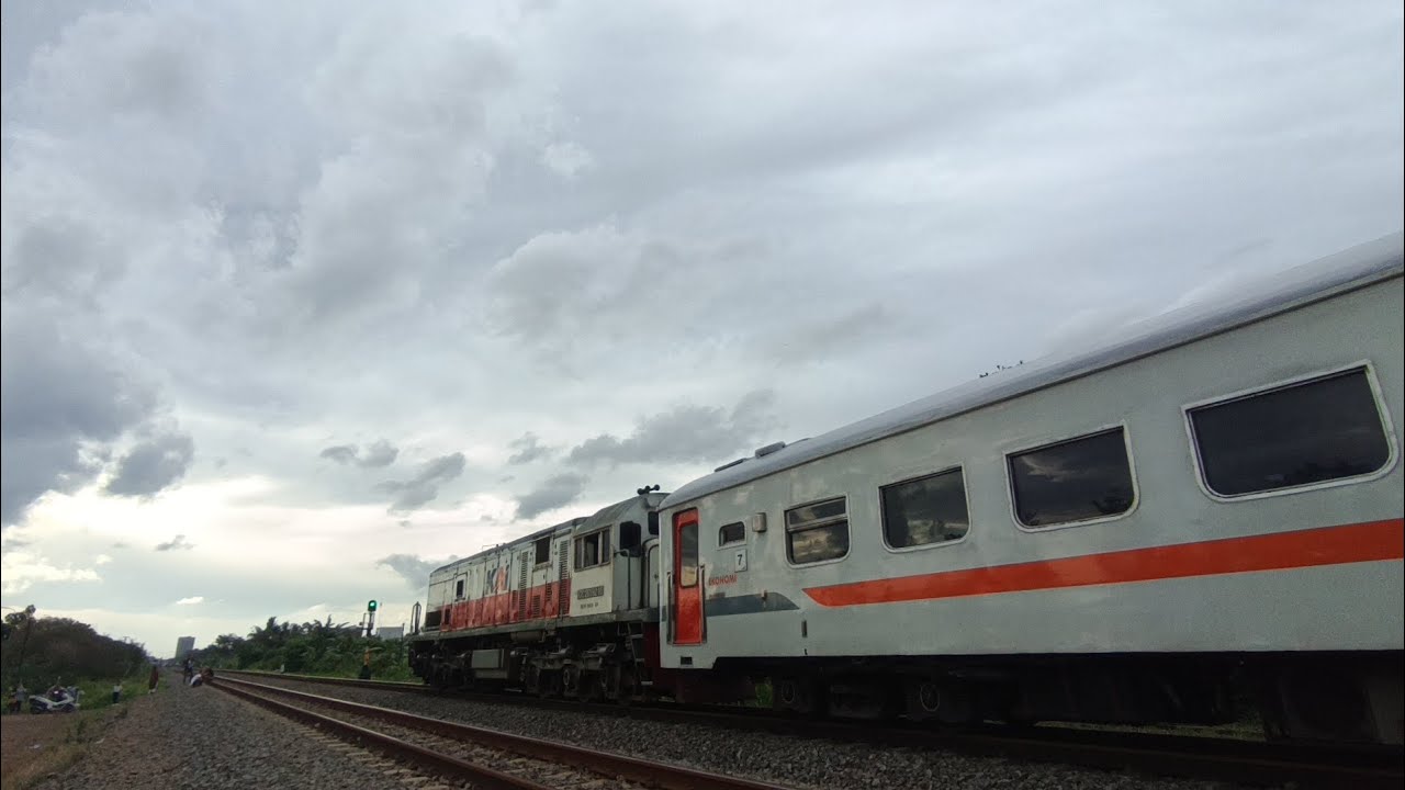 HUNTING DI DEPAN STASIUN CIMEKAR, BANYAK YANG NGABUBURIT 😍😍