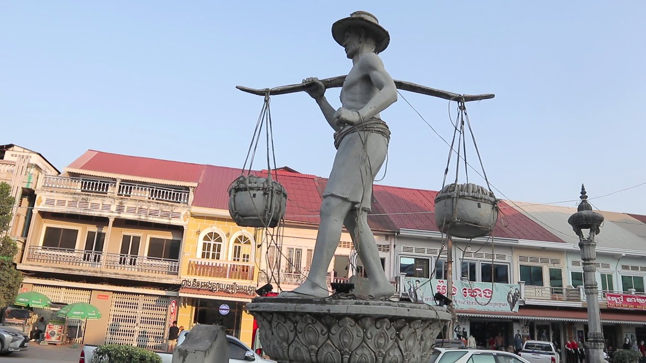BATTAMBANG THE FRUITFUL PROVINCE IN CAMBODIA/EVENING WALKING TOUR IN TOWN.