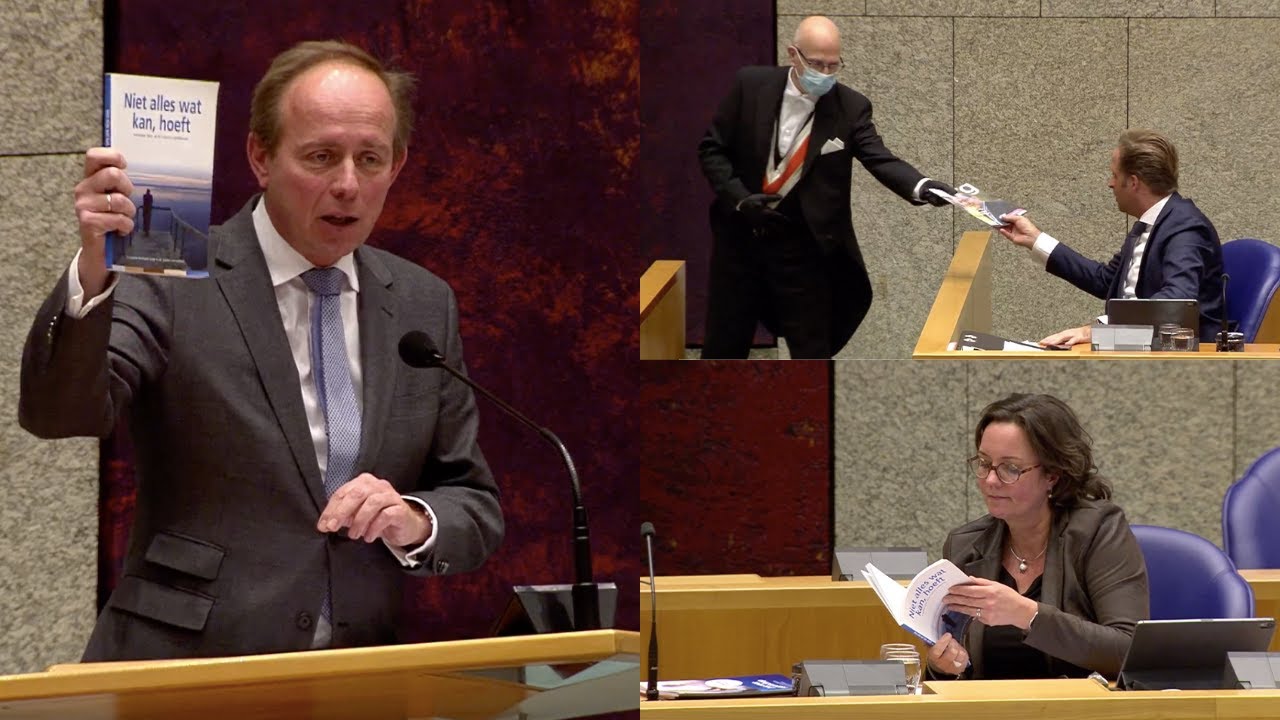 Van der Staaij deelt pakjes uit bij VWS-begroting