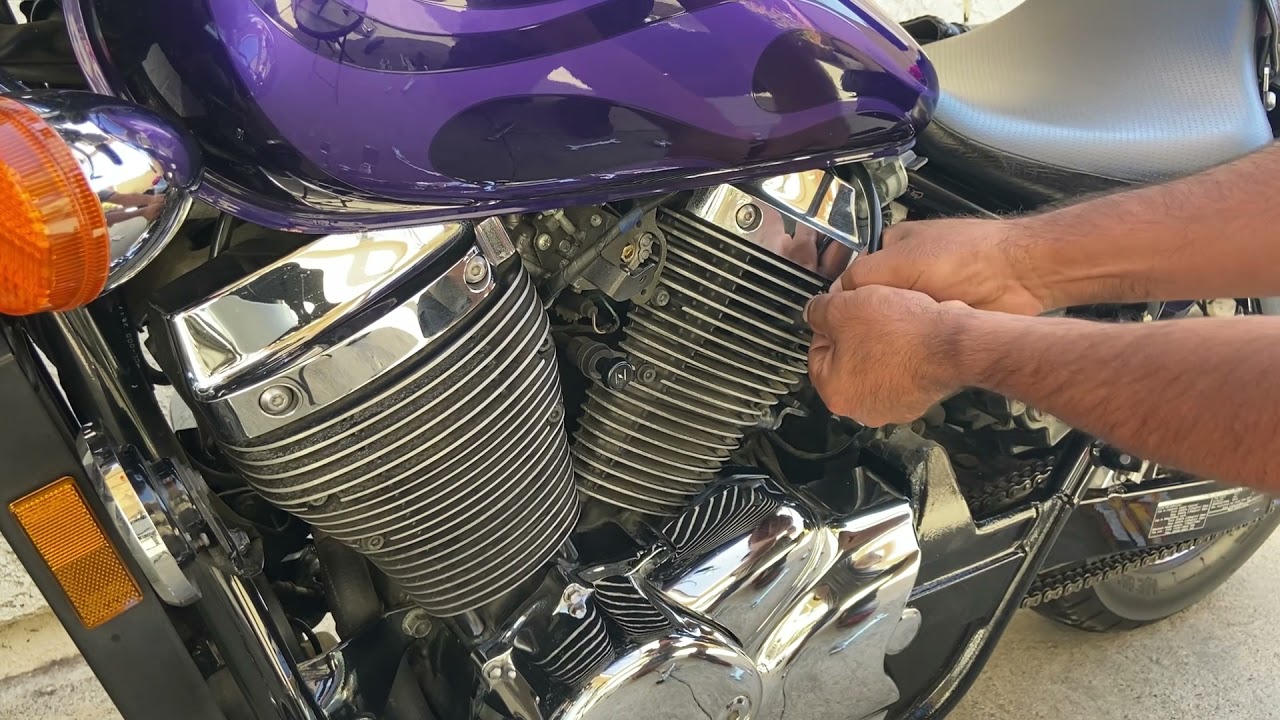 Cambio de bujias en motocicleta y filtro del aire