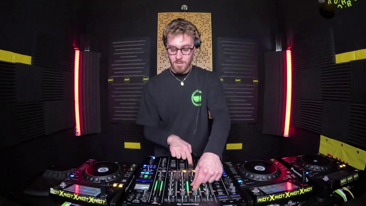 PIËRZ - Hard Techno Dj set - 501 - Riöt.scampia