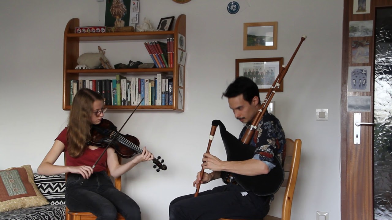 Two time bourrés: Bourrée à Malochet and Malique