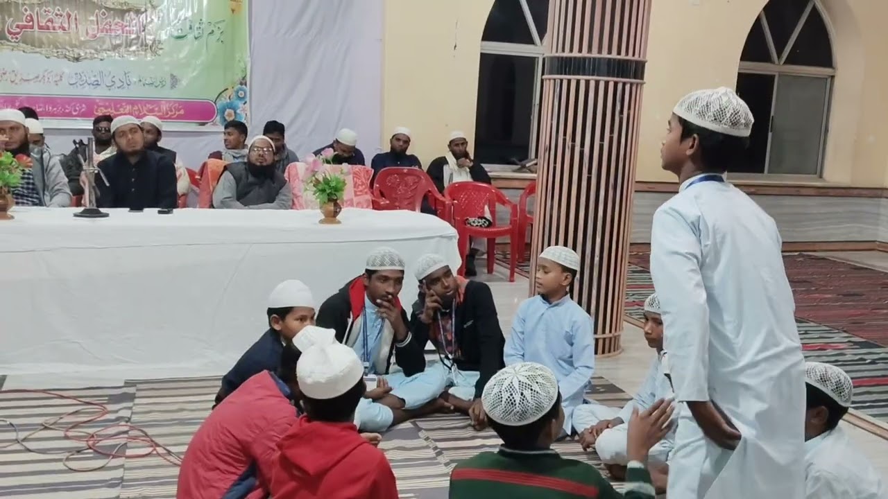 چھوٹے بچوں کے درمیان ایک نہایت دلچسپ مقابلہA very interesting competition among young children