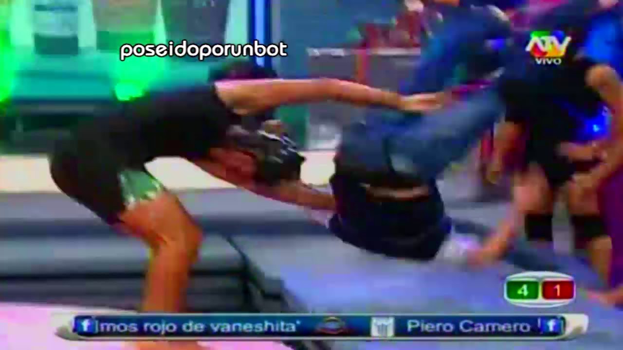 COMBATE: Andy V es golpeado en RETO CIRCULAR 17/12/12