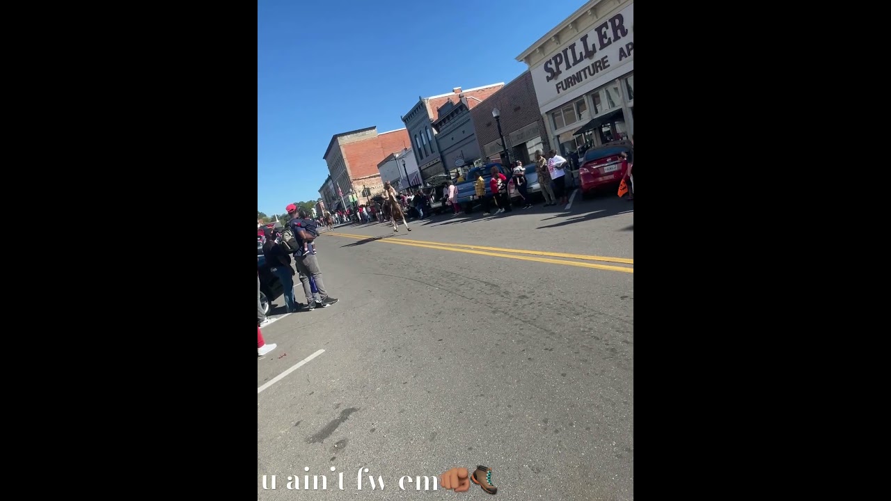 u ain’t fw em👎🏽🙂 