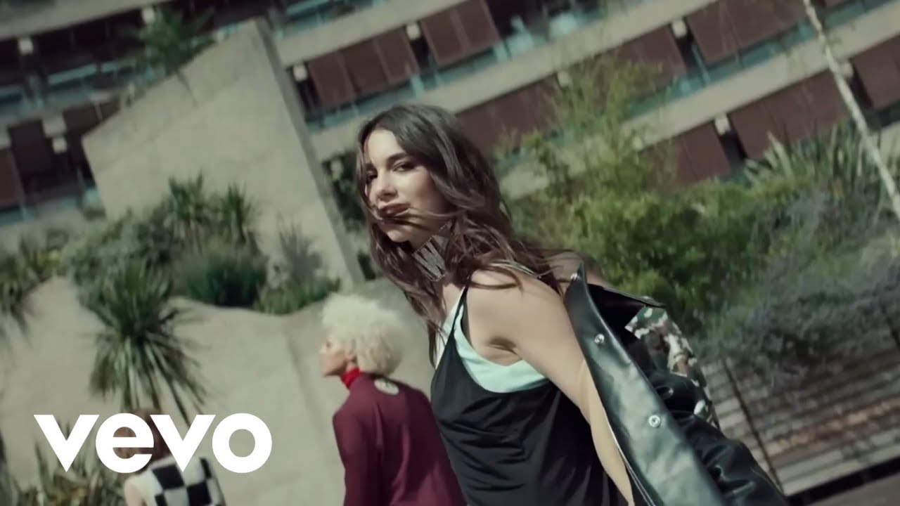 Дуа Липа, Селена Гомес - Not Home [Музыкальное видео]