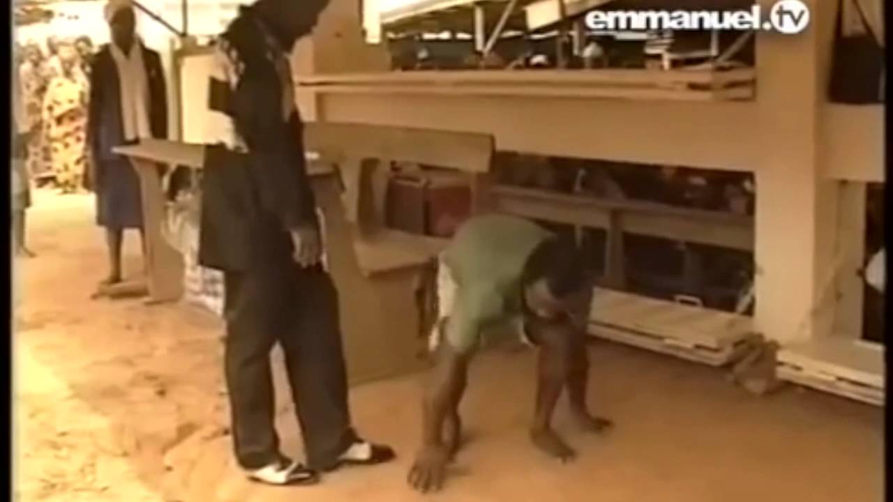 Wunderheilung durch Jesus - Lahmer kann gehen - T.B. Joshua SCOAN - DEUTSCH