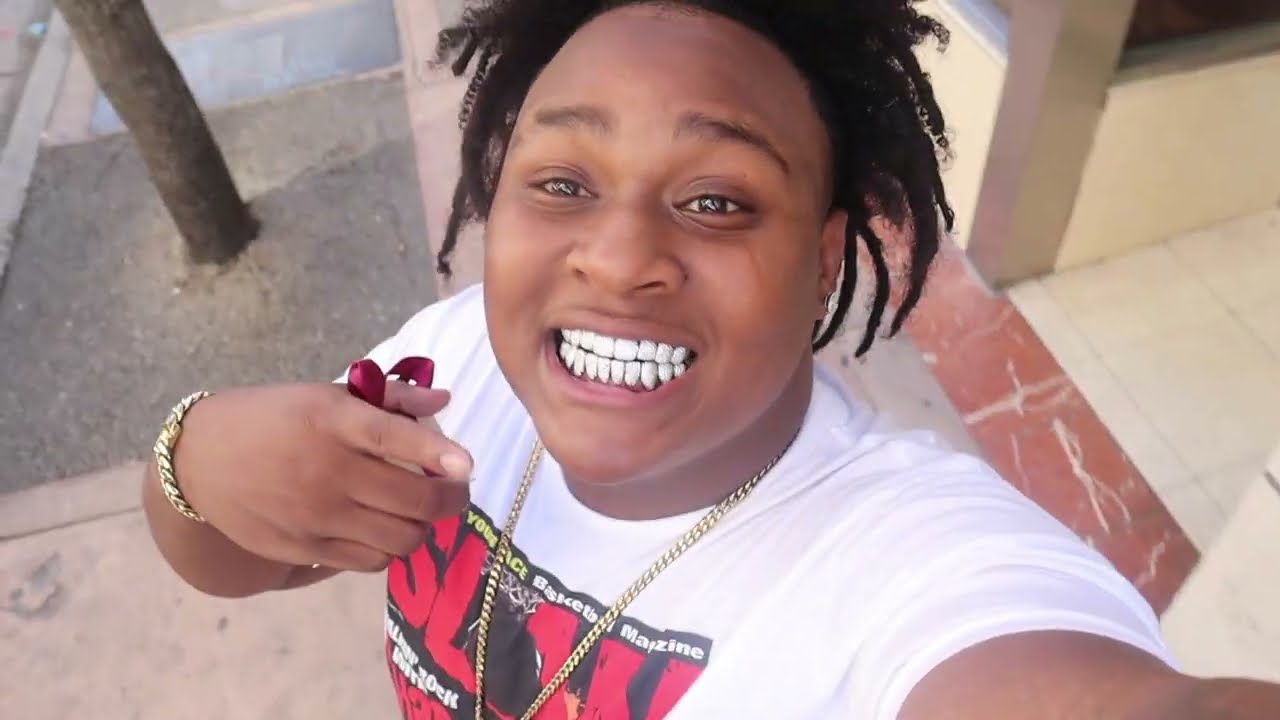 Dropping VVS Diamond Grillz At 19💎😬