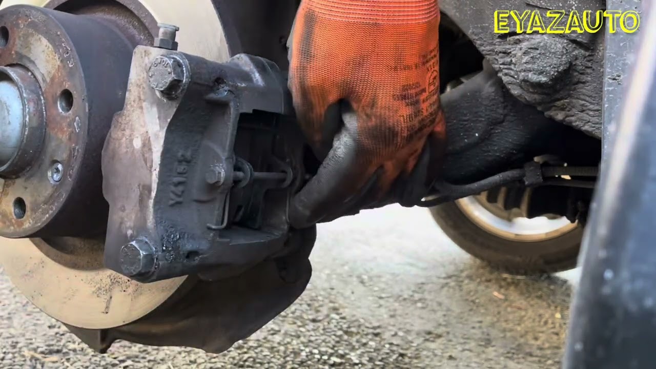 CHANGER LES PLAQUETTES DE FREIN ARRIÈRE CITROEN C5