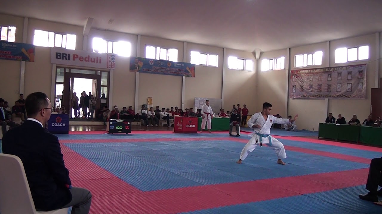 SELEKSI ASIAN GAME KARATE-Erlando (AKA)vs(AO) Ivan taher-kata senior putra