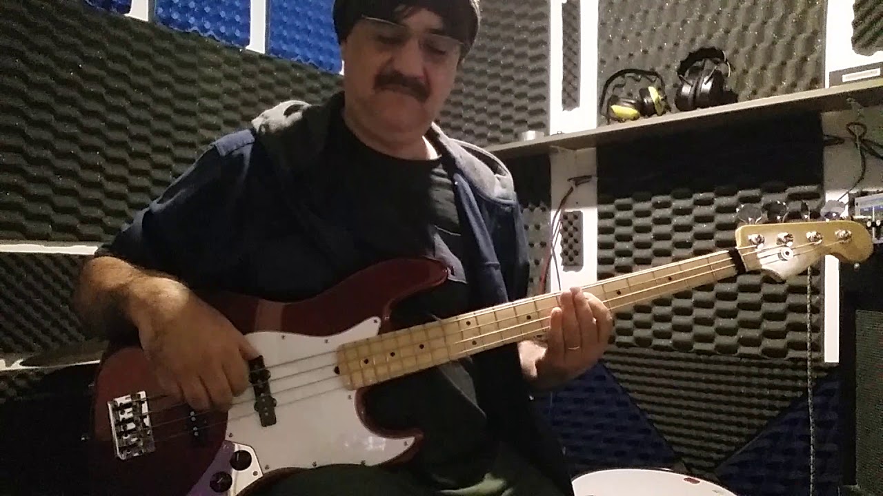 Mama Can' t Help You Bass Cover ( Doyle Bramhall II)