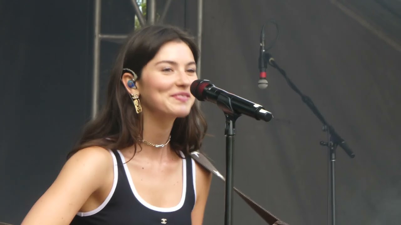 Gracie Abrams - Block me out (Lollapalooza 2022)