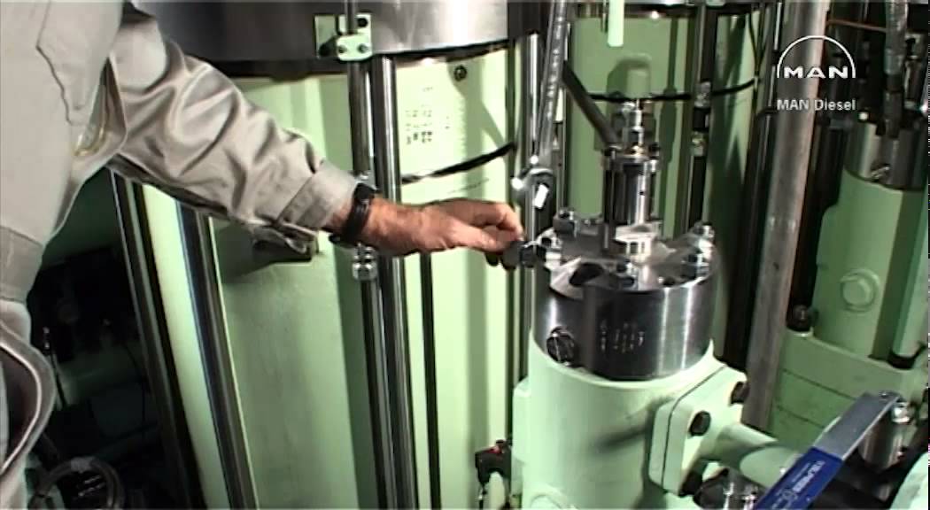 Fuel Pump Overhaul: 1) Dismounting of Pipe Connections and Suction Valve