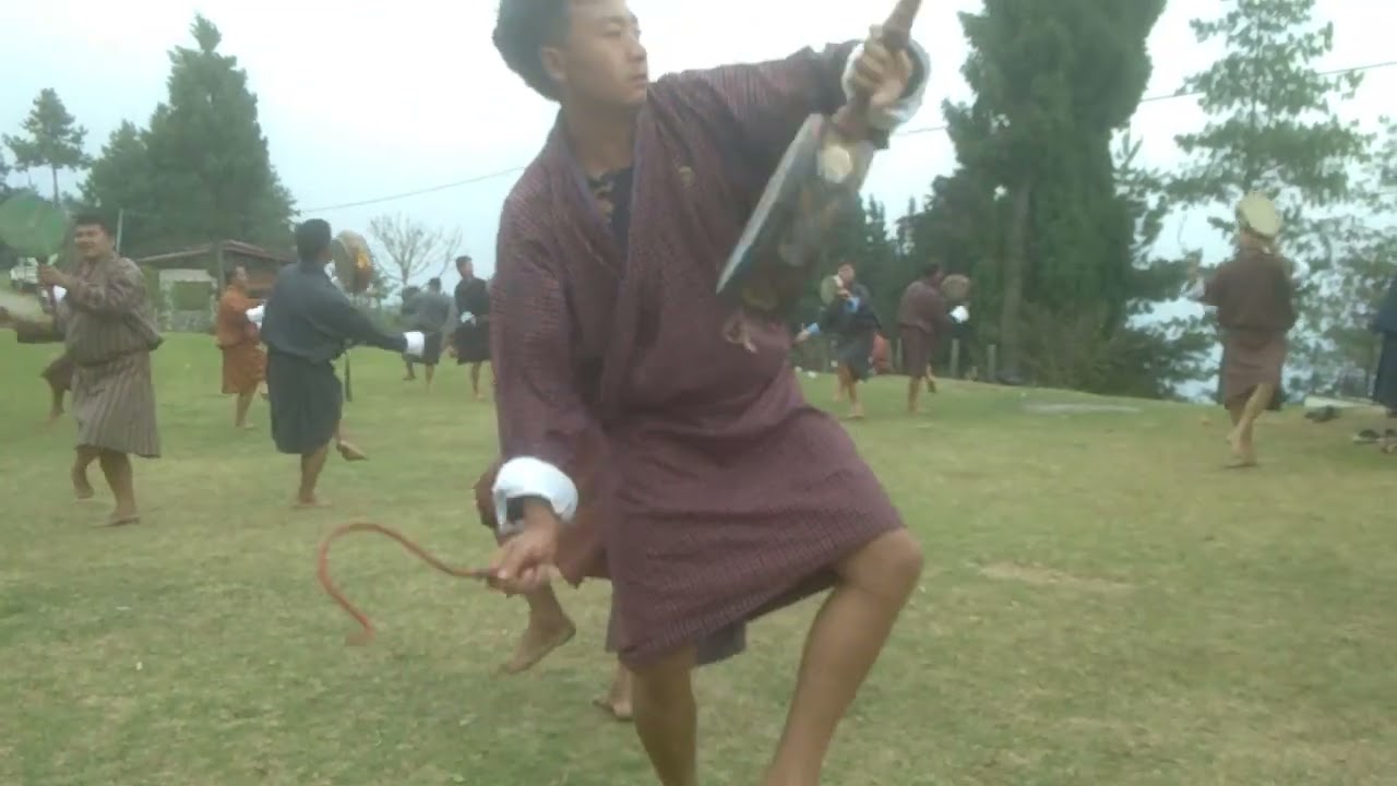 རྟ་ལོག་ཚེས་བཅུའི་དོན་ལུ་ བཞུགས་ཁྲི་སྒང་ཁ་ལུ་སྦྱང་བ་འབད་བའི་བསྒང་། @ Talo, 2022