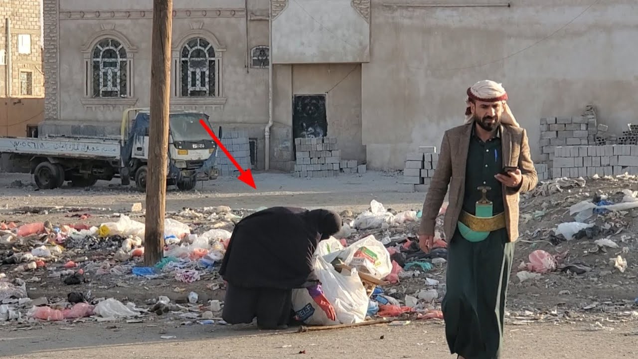 ليش تخرجي يا امي بالـعكـاز وتلـقطـي كراتين وصحات بعد الفجر lردهـا يــوجـع الـقـلـب