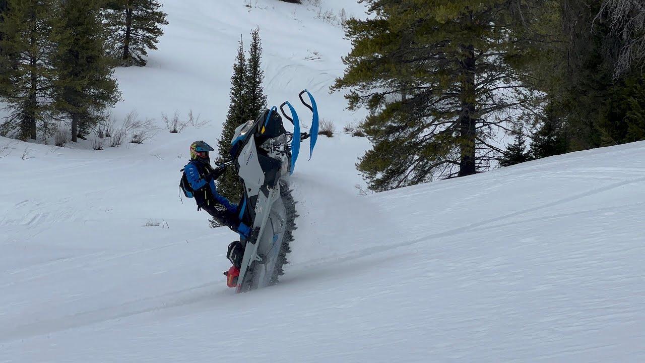 2022 Skidoo Summit Edge 850 165. 15 year old riding 850's.