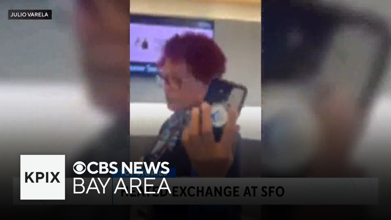 Сотрудник United Airlines под следствием после угроз вызвать иммиграционную службу пассажиру