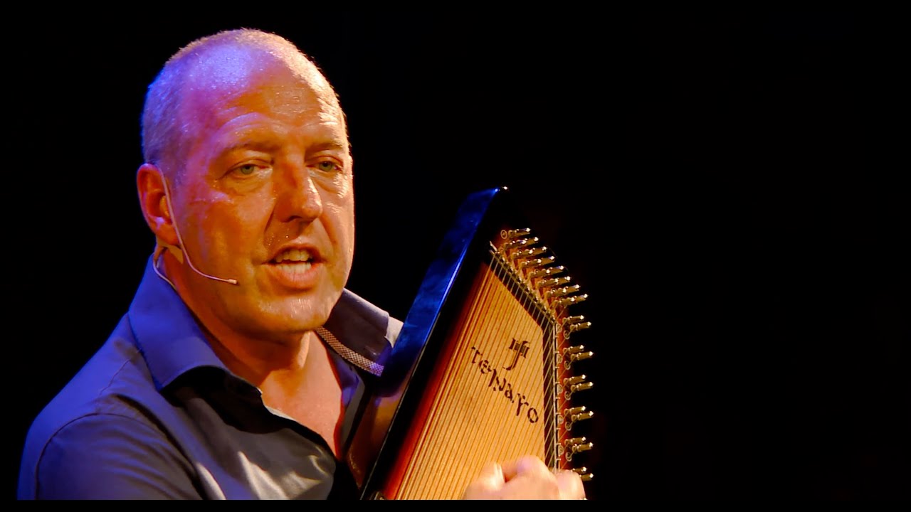 Harry Piekema - Man wil trap op met lampje (trailer oud)