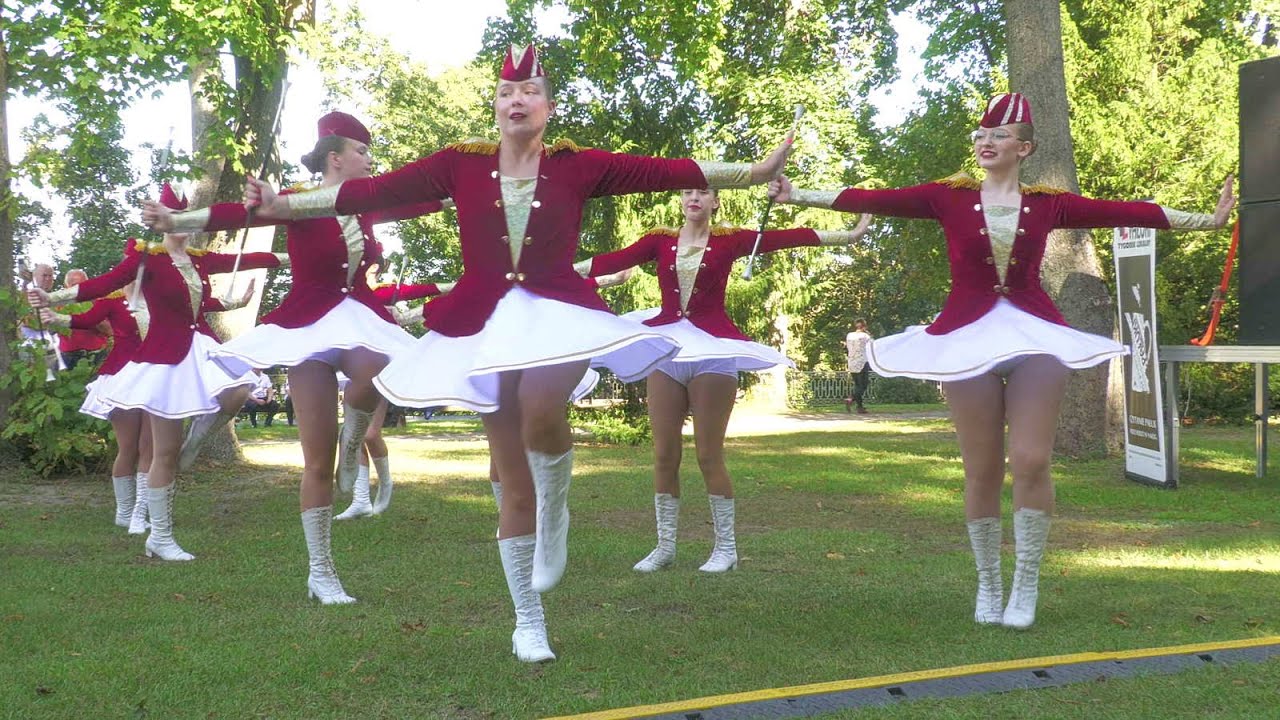 *Orkiestra Dęta i Mażoretki Chełmińskiego Domu Kultury / Brass Band & Majorettes #1