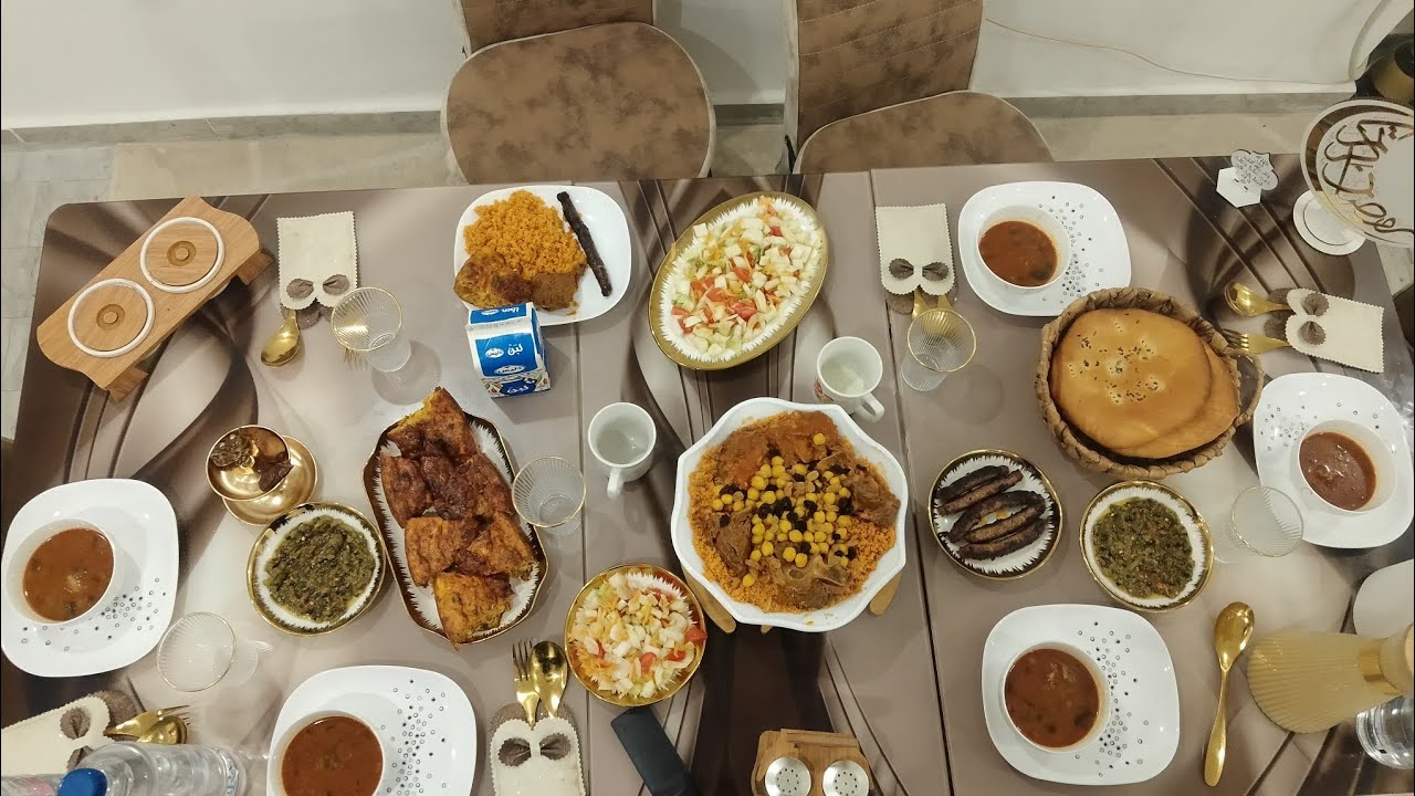 طاجين أحمر زمني و صحيفات درع للصحور 😋🌙❤ 