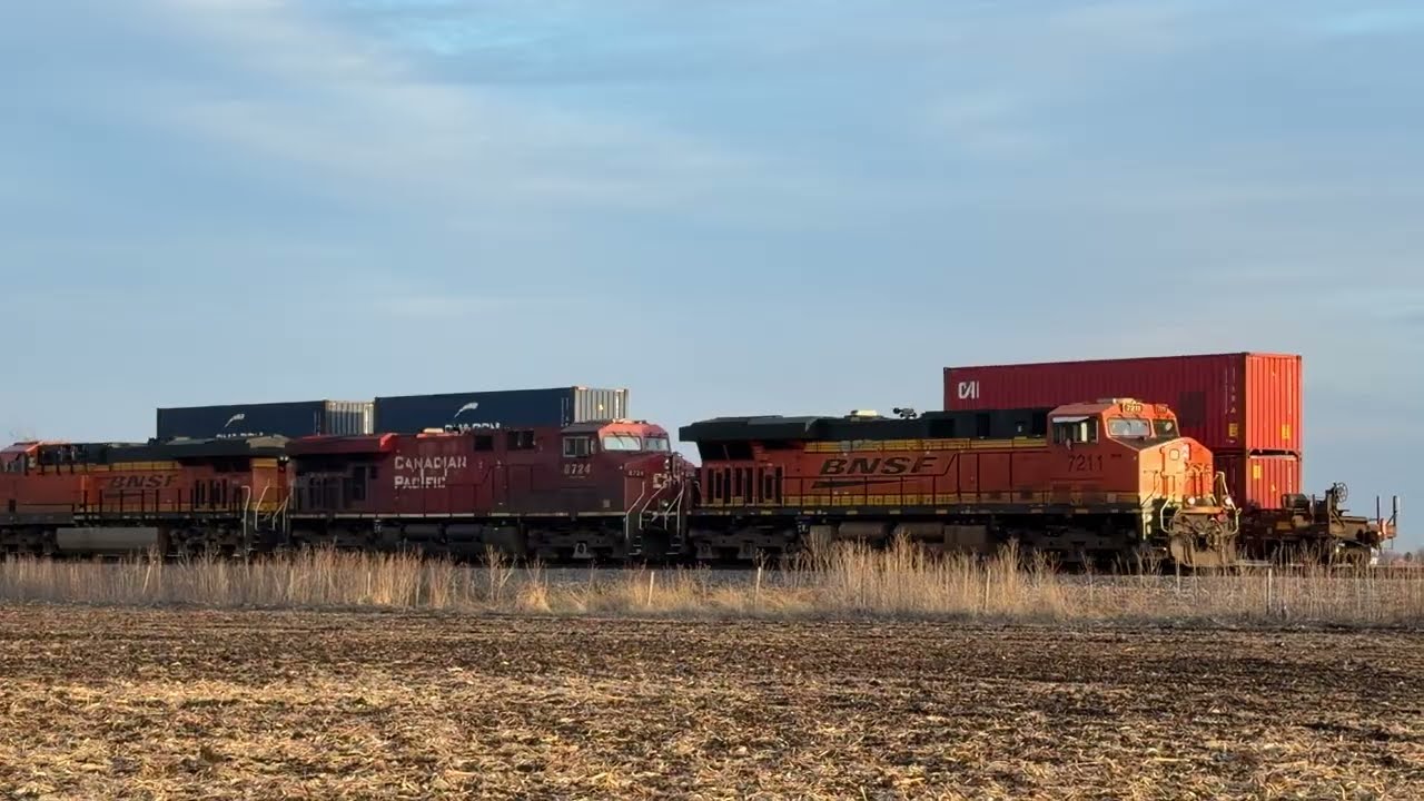 BNSF 7211 3279 6899 7842 Canadian Pacific 8724 Cameron, IL 12-31-25