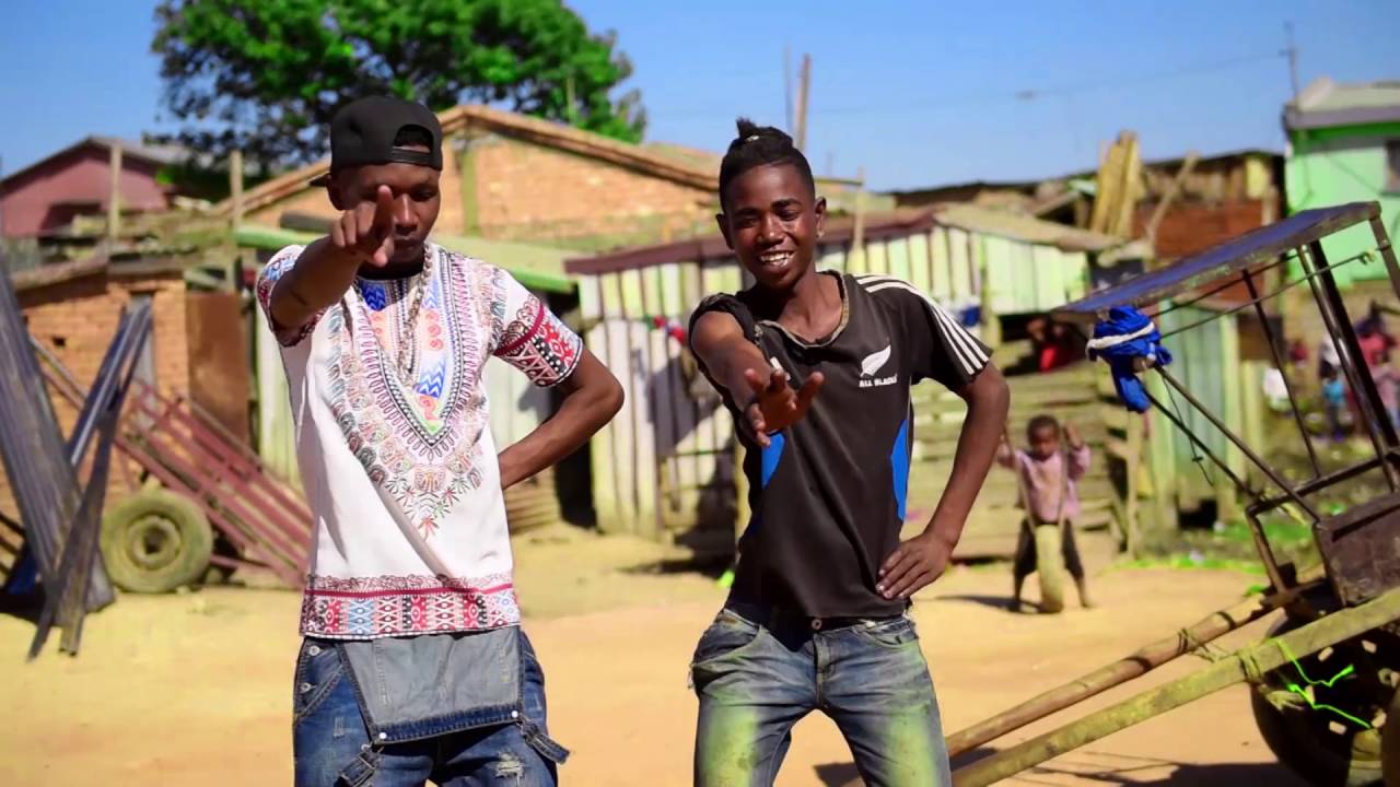 MIJAH - ATAOVY HOE DIHAN°MIJAH  (OFFICIAL MUSIC VIDEO 2M16)