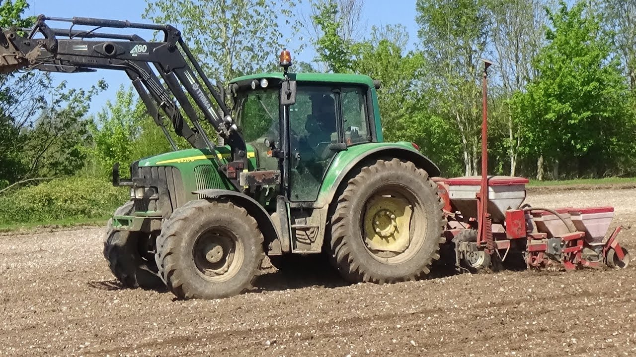Drilling Maize with John Deere 6420S and Ferrag Accord