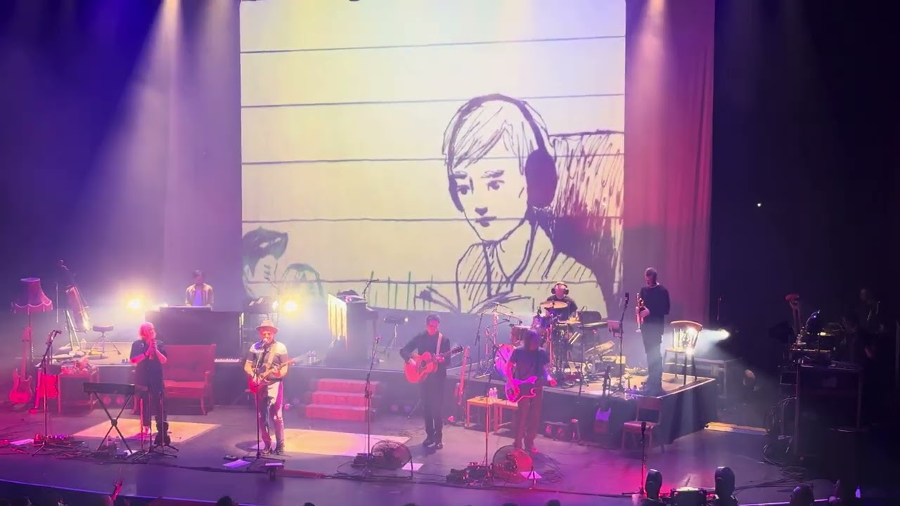 Belle & Sebastian live in le Grand Rex Paris - February 28 2026 - 30th Anniversary Tour - Feeling Si