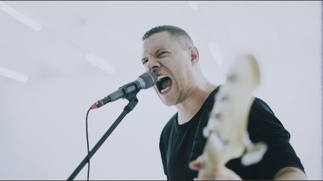 Leander Kills - Gyere bánat (Official Music Video)