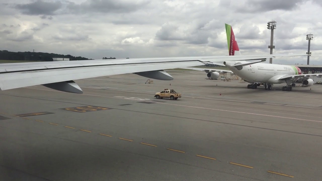 American Airlines 777-300ER São Paulo Guarulhos Takeoff