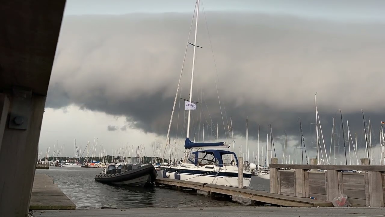 Front rammer Middelfart ved Melges 24 VM - sejlads udsat
